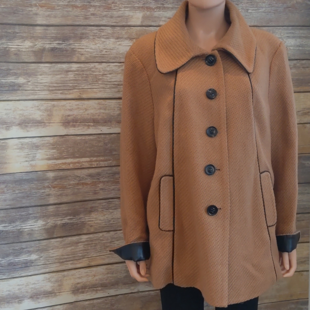 Simonton Says Tan Swing Coat